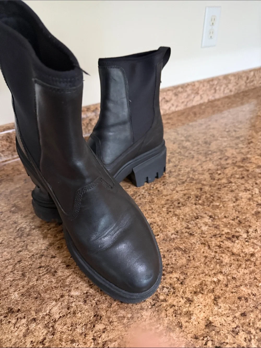 Timberland Women's Black Chunky Lug Chelsea Boots